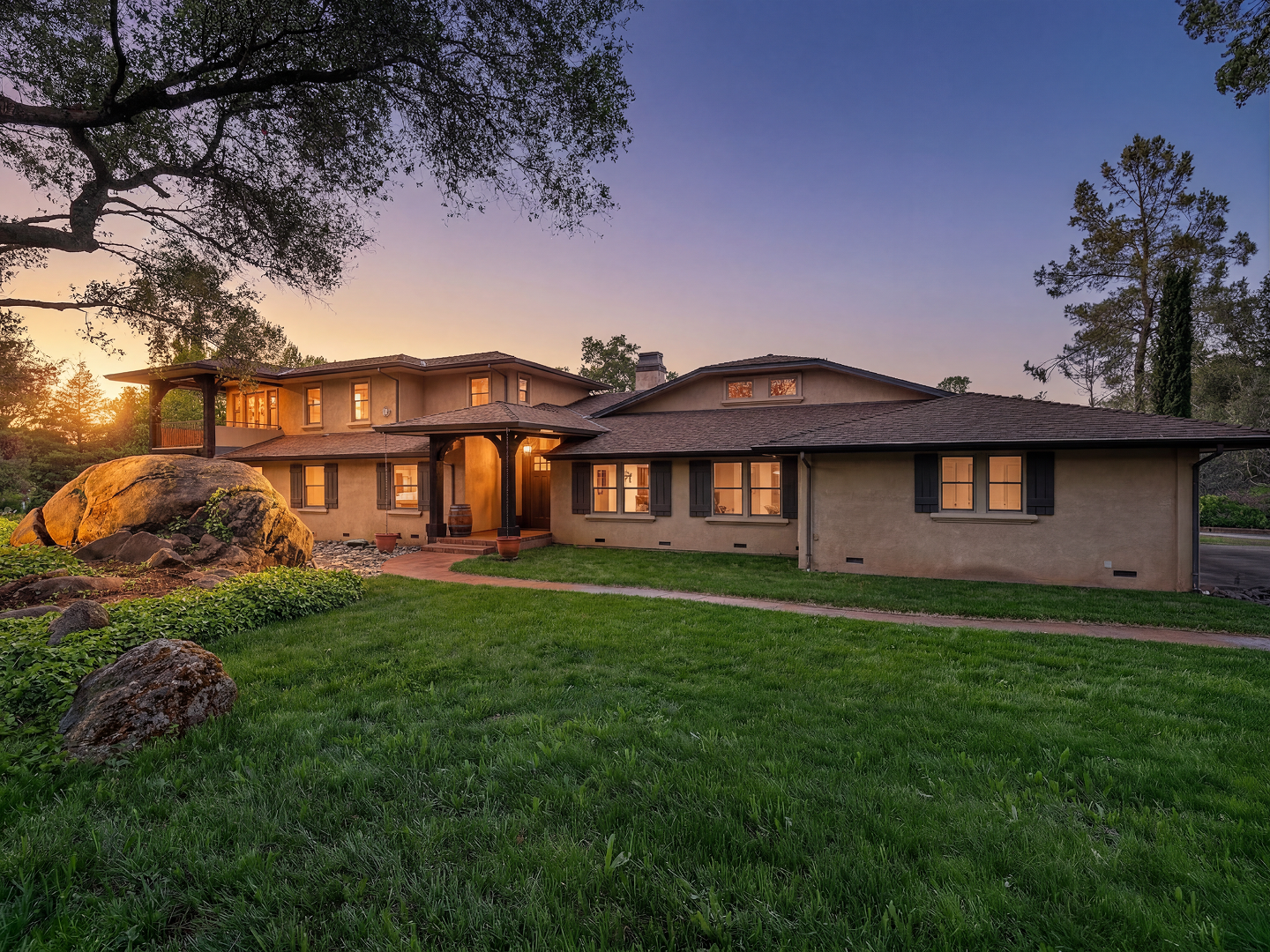Listing 4 at dusk